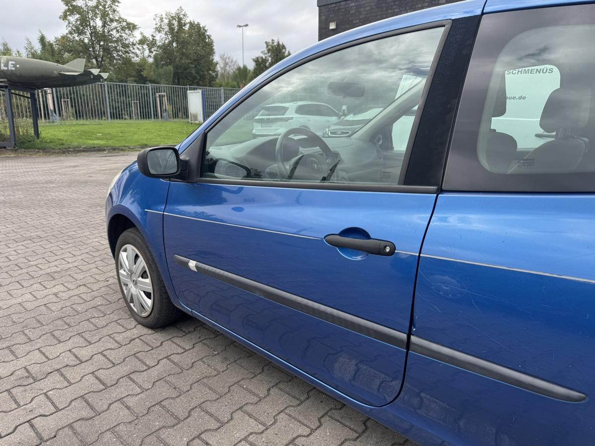 Renault Clio 3 original T&uuml;r vorn links TEI45 Blau Ottoman 3-T&uuml;rer Rohbau Bj.2005